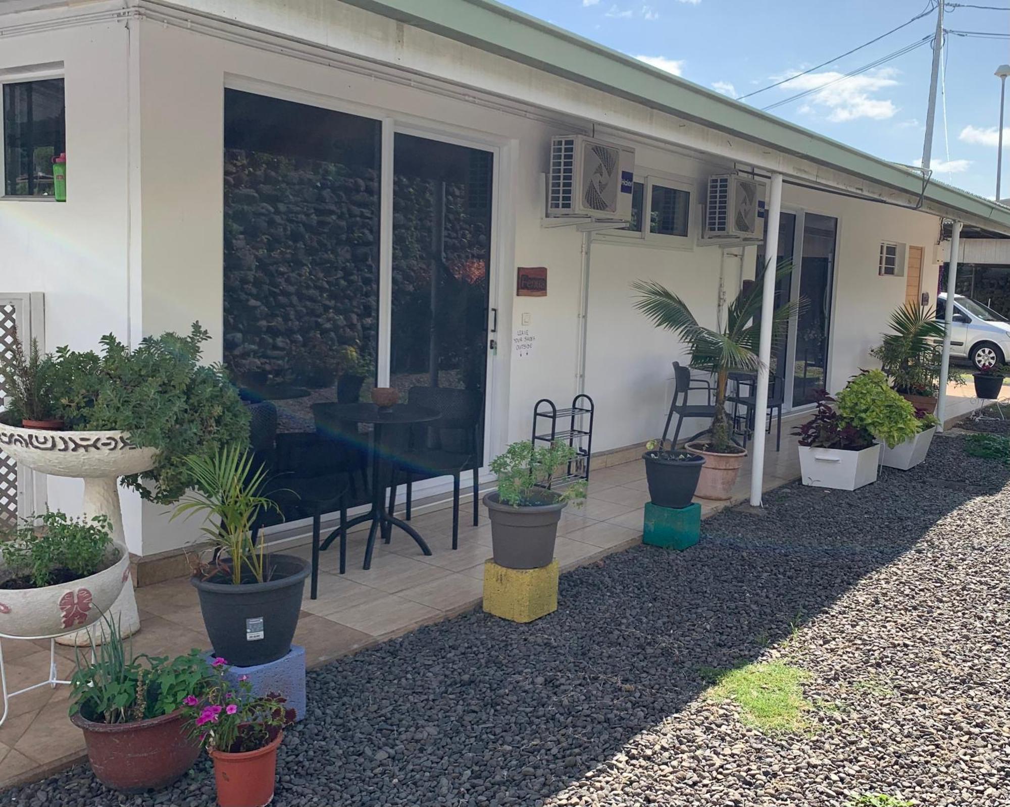 A Tomo Mai Homestay, Close To Airport, Private Bathroom Free Parking And Wifi With High Connection And Breakfast Optional パペーテ エクステリア 写真