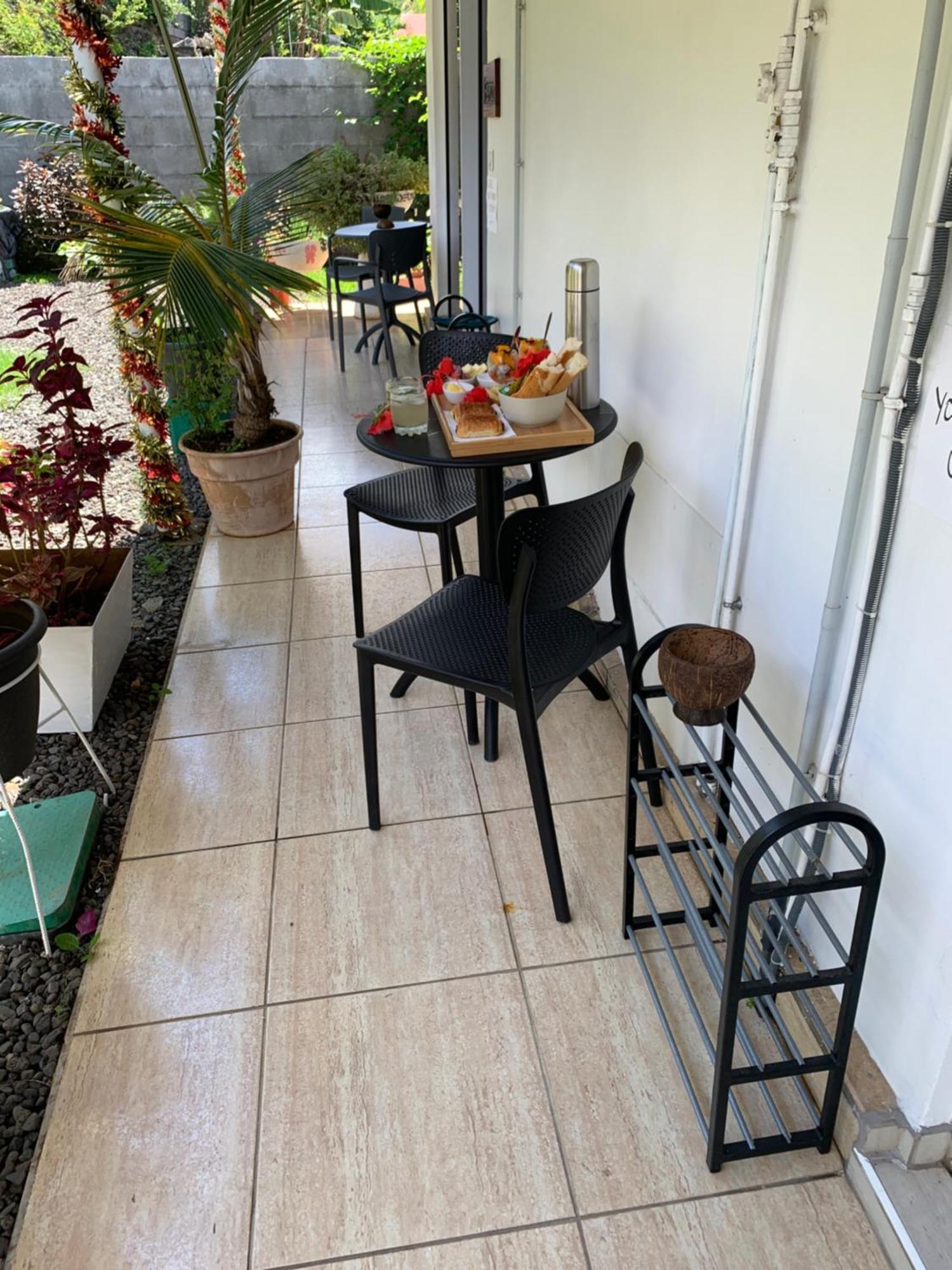A Tomo Mai Homestay, Close To Airport, Private Bathroom Free Parking And Wifi With High Connection And Breakfast Optional パペーテ エクステリア 写真